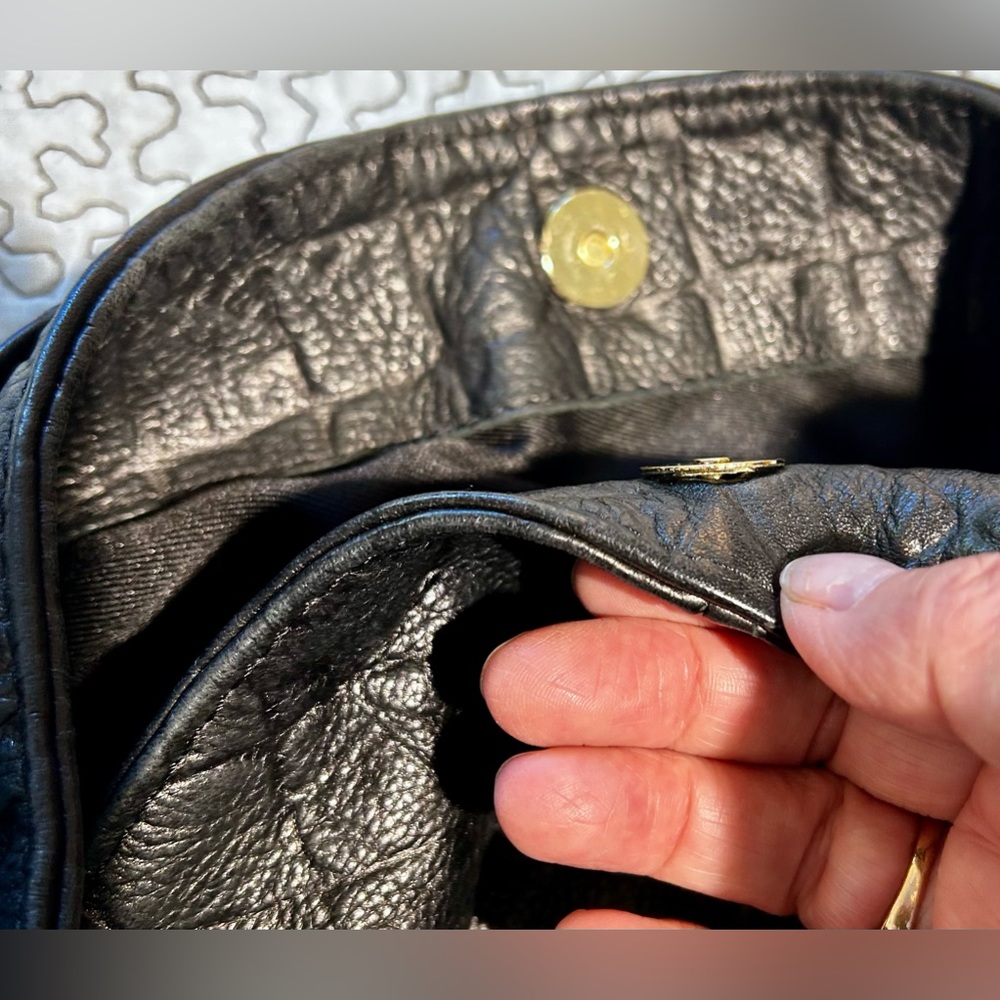 LAURA DI MAGGIO Embossed Leather Oversized Unstructured Hobo/Satchel - Picture 7 of 15